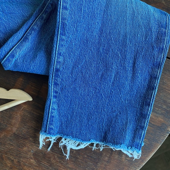 Levi’s Wedgie Straight Frayed Jeans - Picture 3 of 7